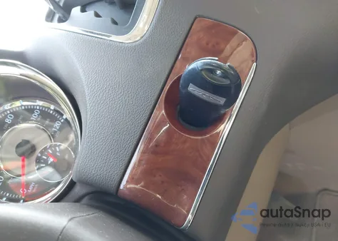 2011 Chrysler Town & Country Touring from USA, damaged, VIN 2A4RR5DG7BR633728